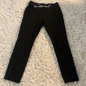 FIGS Women’s Alwar Slim-Fit Cargo Scrub Pants